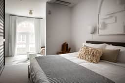 Jeff Suite 204 - Image 3