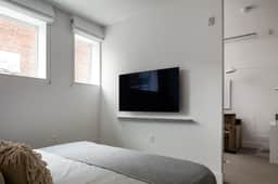 Jeff Suite 203 - Image 5