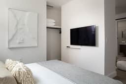 Jeff Suite 202 - Image 3