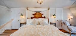 Belmont Farmhouse: Fairytale Loft - Image 2
