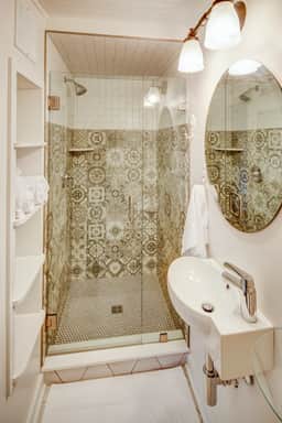 Belmont Farmhouse: Fairytale Loft - Image 5