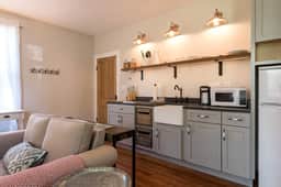 Belmont Farmhouse: French Cottage Apartment - Image 3