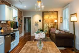 Belmont Farmhouse: Garden Apartment - Image 2