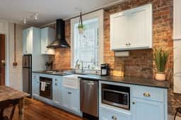 Belmont Farmhouse: Garden Apartment - Image 3