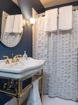 Belmont Farmhouse:  Southern Luxury Apartment - Image 5