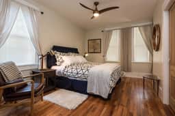 Belmont Farmhouse:  Southern Luxury Apartment - Image 4