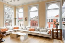 Downtown Penthouse Apartment - Image 2