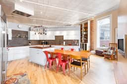 Downtown Penthouse Apartment - Image 4