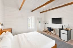Rose Jean: Room #4 - Image 5