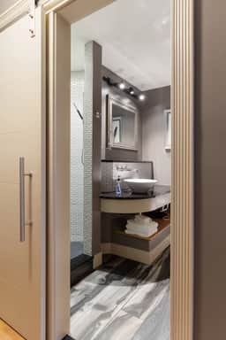 Townsman: Poe - Image 5