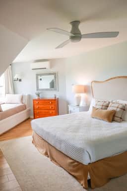 The Inn at Stinson Vineyards- Cottage - Image 3