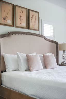 The Inn at Stinson Vineyards- Deluxe - Image 3