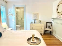 Everett Estate Suite 05 - Image 3