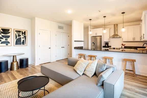 Piedmont Place: Suite 401 - Image 1