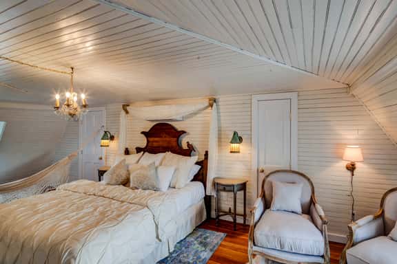 Belmont Farmhouse: Fairytale Loft - Image 1