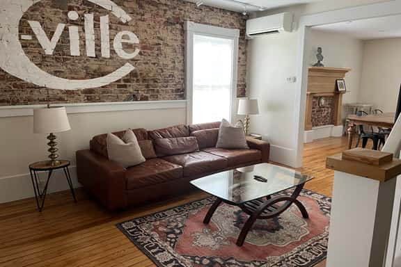 Belmont Farmhouse: Ode 2 Cville Apartment - Image 1