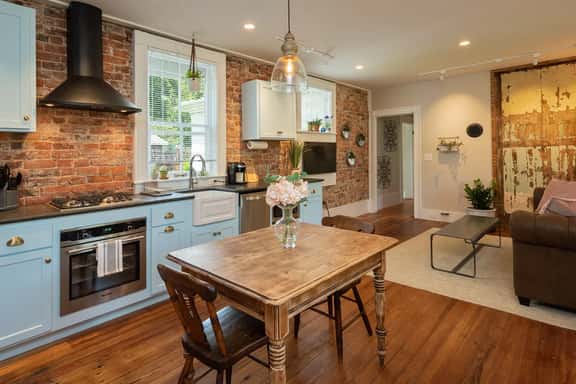 Belmont Farmhouse: Garden Apartment - Image 1
