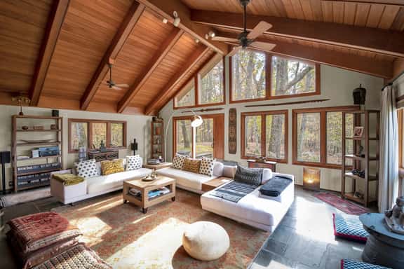 Blue Mountain Haven - Image 1