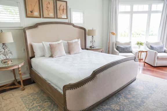 The Inn at Stinson Vineyards- Deluxe - Image 1