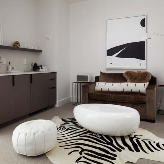 Jeff Suite 202 - Image 1