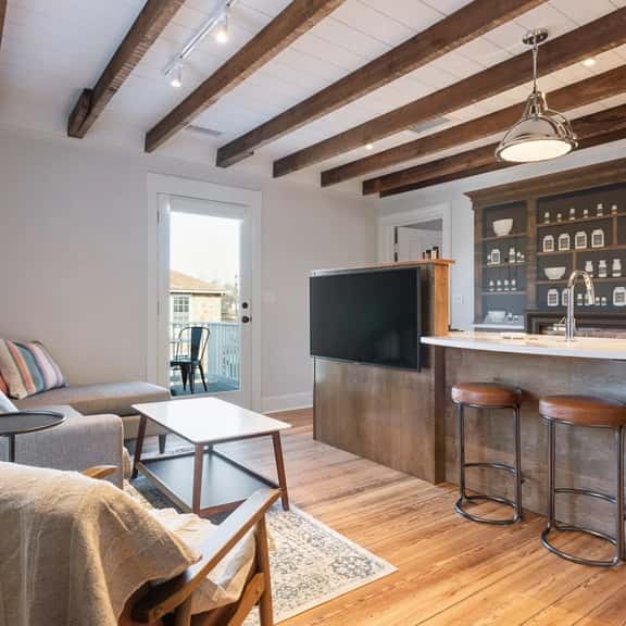 Belmont House: Pharmacy Apartment - Image 1