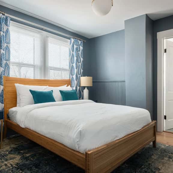 Belmont House: Grove Apartment - Image 1