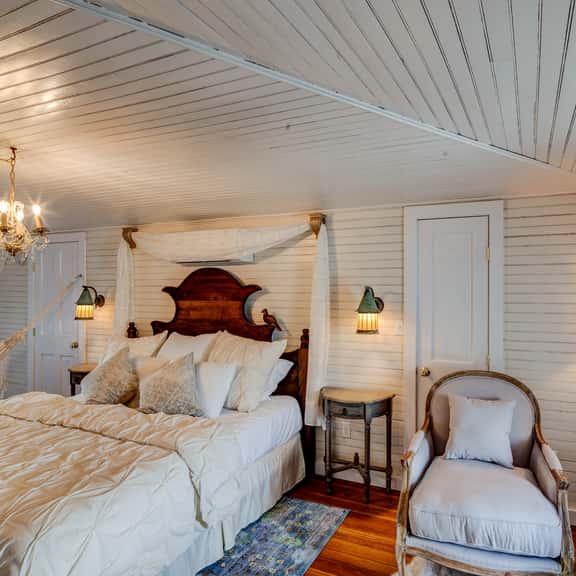 Belmont Farmhouse: Fairytale Loft - Image 1
