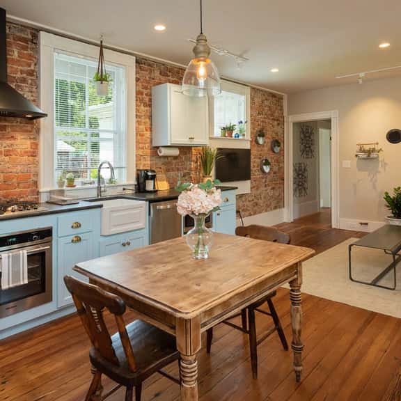 Belmont Farmhouse: Garden Apartment - Image 1