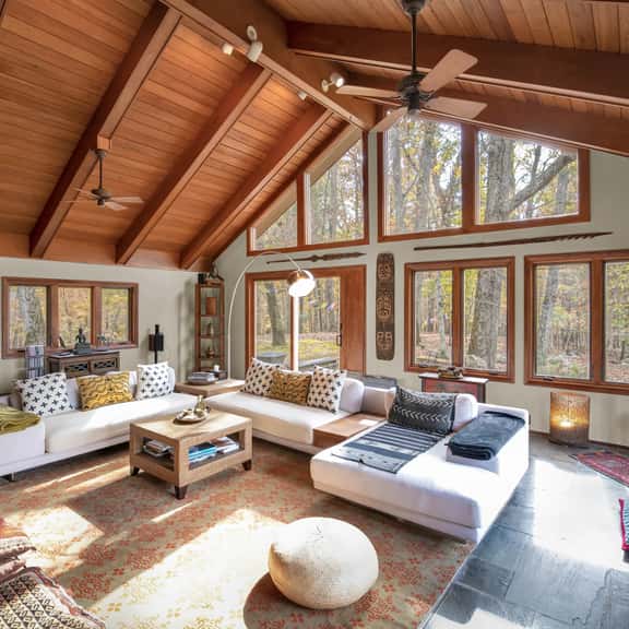 Blue Mountain Haven - Image 1