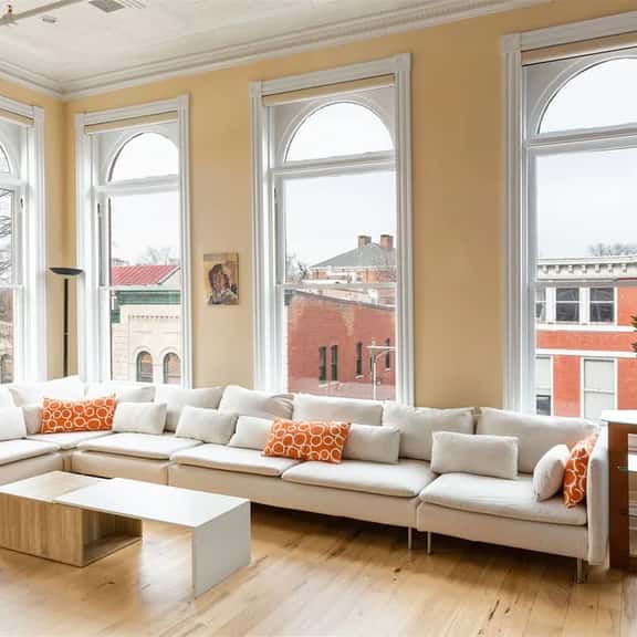 Downtown Penthouse Apartment - Image 1