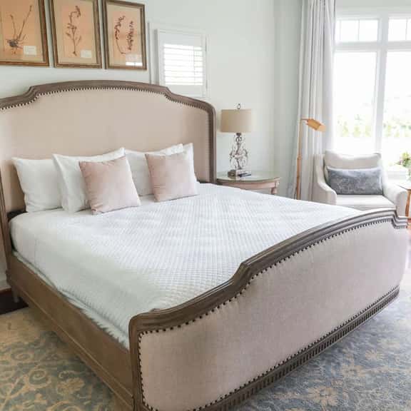 The Inn at Stinson Vineyards- Deluxe - Image 1
