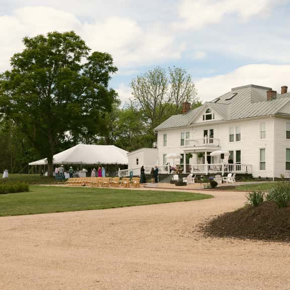 Everett Estate Entire Place - Image 1