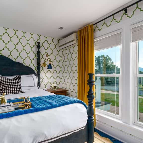 Everett Estate Suite 10 - Image 1