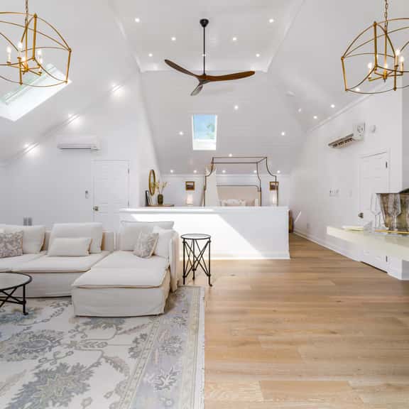 Everett Estate Suite 11 - Image 1
