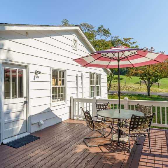 Watts Passage Cottage - Image 1