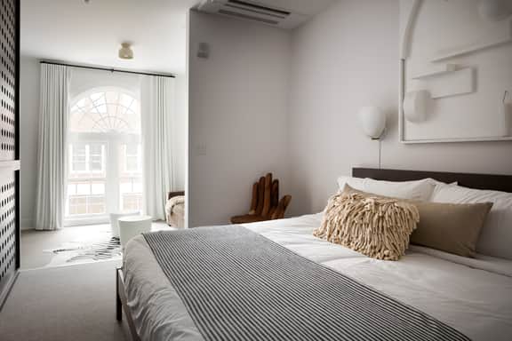 Jeff Suite 204 - Image 3