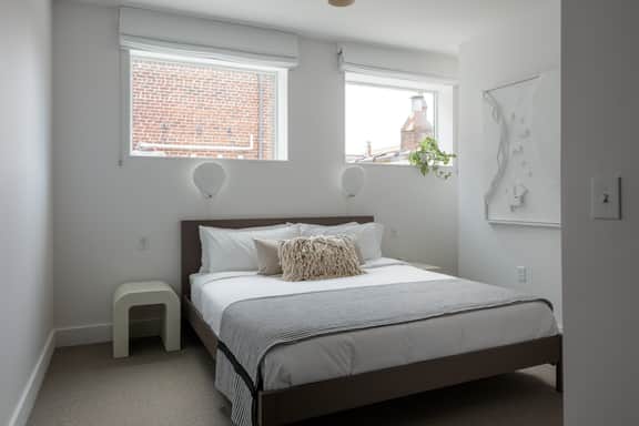 Jeff Suite 202 - Image 2