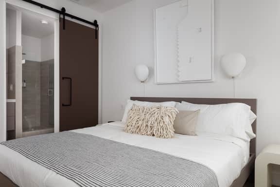 Jeff Suite 203 - Image 3