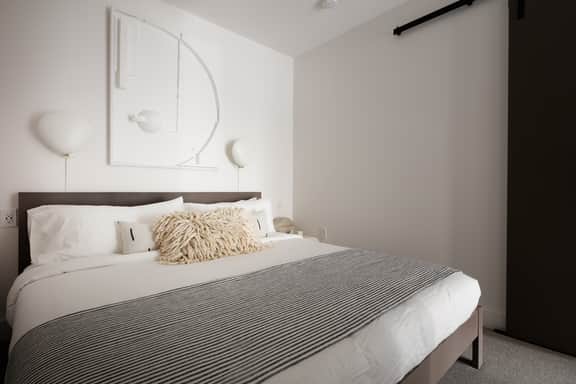 Jeff Suite 201 - Image 2
