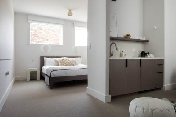 Jeff Suite 202 - Image 5