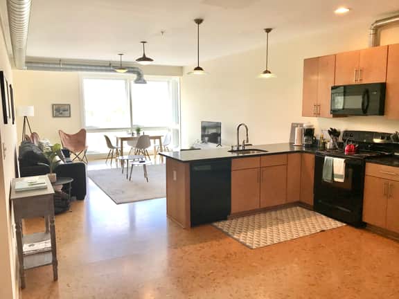 Greensview Apartment - Image 2
