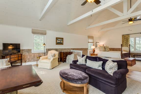 Ramsay Estate Carriage House - Image 4