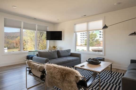 Piedmont Place: Suite 304 - Image 2