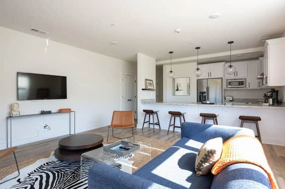 Piedmont Place: Suite 303 - Image 3