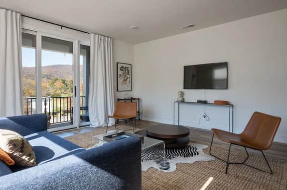 Piedmont Place: Suite 303 - Image 2