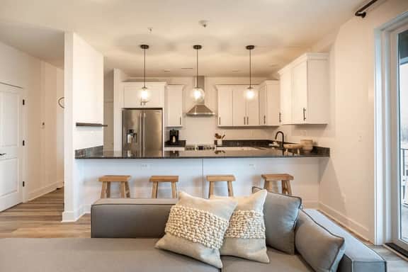 Piedmont Place: Suite 401 - Image 3