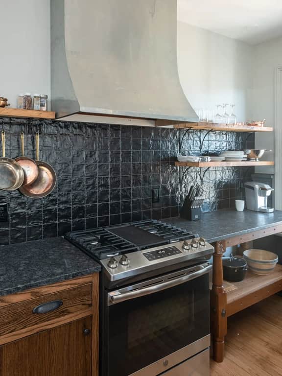 Belmont House: Blacksmith Apartment - Image 5