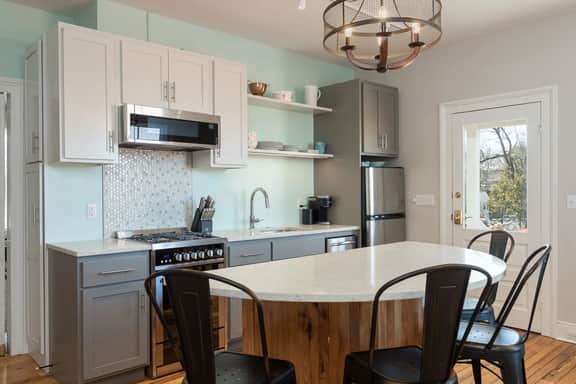 Belmont House: Grove Apartment - Image 3