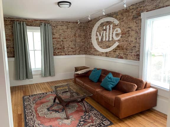 Belmont Farmhouse: Ode 2 Cville Apartment - Image 4