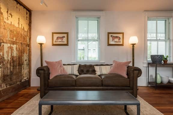 Belmont Farmhouse: Garden Apartment - Image 4